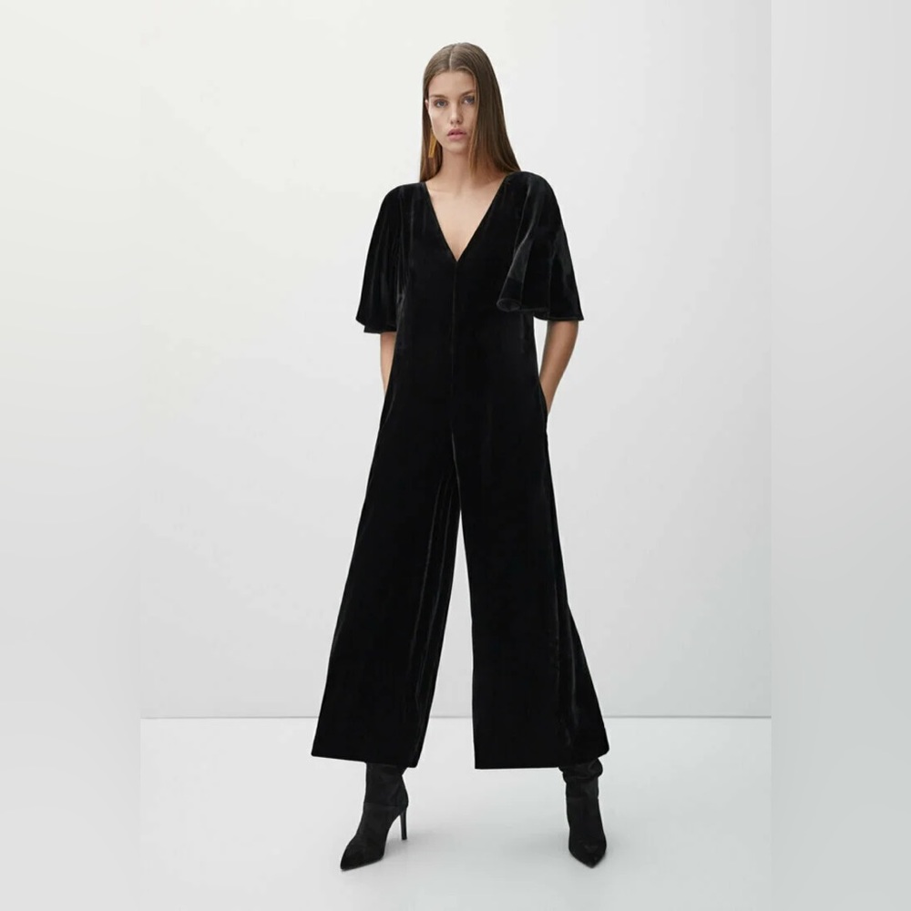 NWOT Massimo Dutti Black Velvet Wide Leg Short Sleeve Jumpsuit, size 4